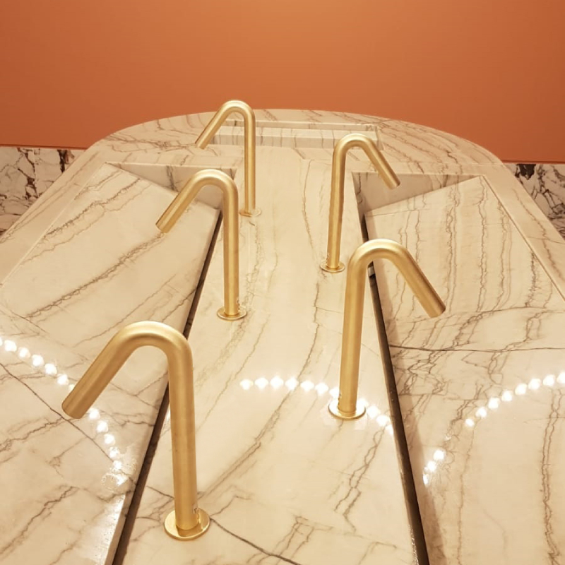 Touch free deck mounted electronic faucet Csaba faucet | Csaba grifo automatico de sensor