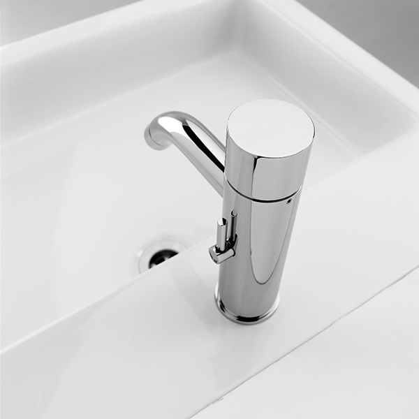 Extreme 1000 grifo automático de sensor | Touchless Faucets - Deck Mounted Bathroom Faucet - Touch free electronic faucet for deck mounted installations Extreme_1000_E_B_3