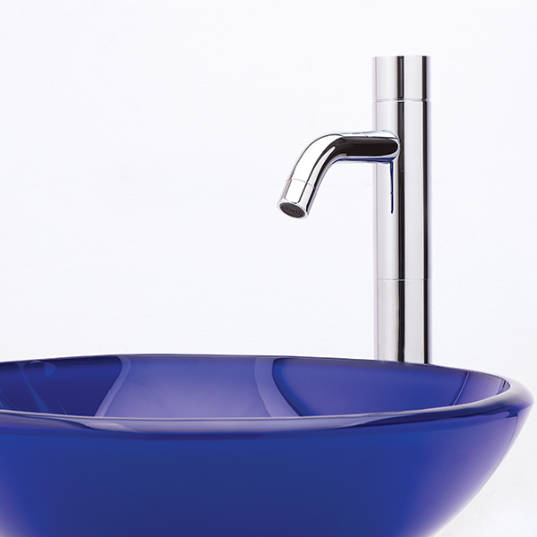 Extreme Plus grifo automatico de sensor | Extreme Plus Grifo Electrónico Libres De Contacto - Deck Mounted Bathroom Faucet - Touch free electronic faucet for deck mounted installations Extreme_plus_with_blue_sink