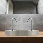 Touchless Faucets - Deck Mounted Bathroom Faucet - Touch-free deck-mounted electronic faucet Csaba Petite Grifo Electrónico Libres De Contacto