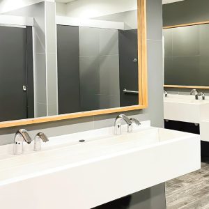 Grifería sin contacto - Grifería para baño de montaje en cubierta - Grifería electrónica sin contacto para instalaciones de montaje en cubierta Classic CS y Classic SD_Ikea_2021_2