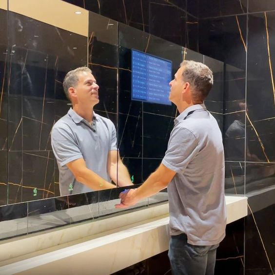 Soluciones sanitarias tras el espejo | Behind the mirror solutions The SWAR TV more behind the mirror hand washing stations Behind the mirror solutions - The SWAR TV & more behind the mirror hand washing stations