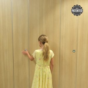 TOUCHLESS WC CUBICLES WITH OCCUPANCY INDICATOR